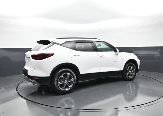 Used 2024 Chevrolet Blazer LT w/ Convenience Package FWD image 7