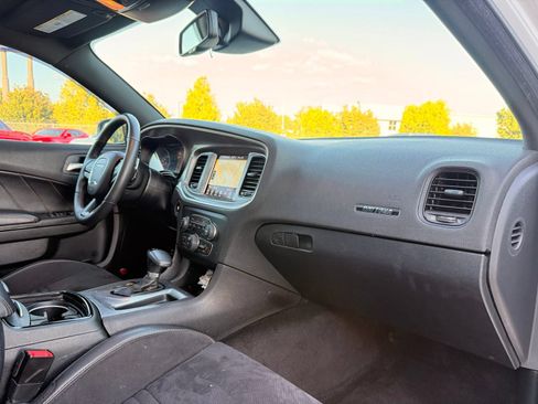 Used 2017 Dodge Charger R/T RWD image 31