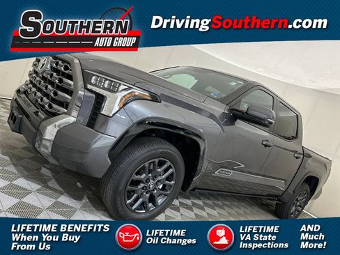 Used 2025 Toyota Tundra Platinum AWD/4WD image 1