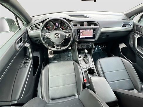 Used 2021 Volkswagen Tiguan SE R-Line image 23