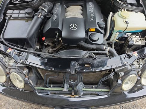 Used 2000 Mercedes-Benz CLK 320 Cabriolet image 24