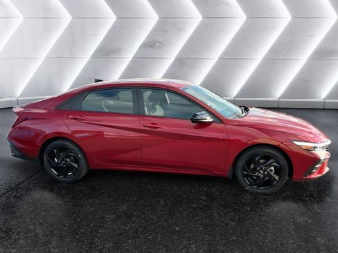 Certified 2026 Hyundai Elantra Sport FWD image 4