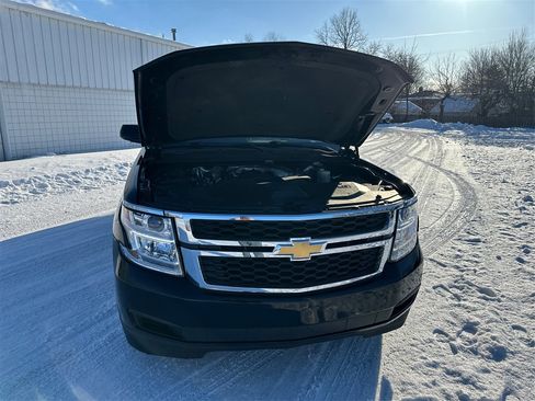 Used 2016 Chevrolet Suburban LT image 11