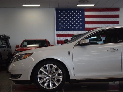 Used 2013 Lincoln MKS AWD image 16