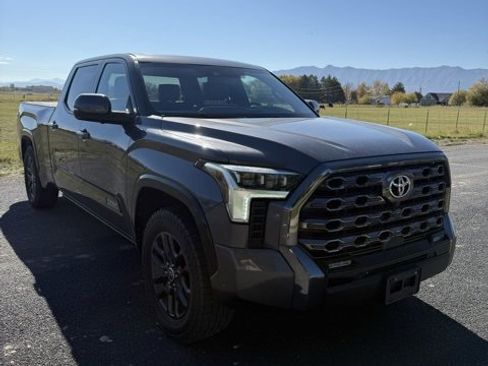 Used 2022 Toyota Tundra Platinum w/ Advanced Package image 4