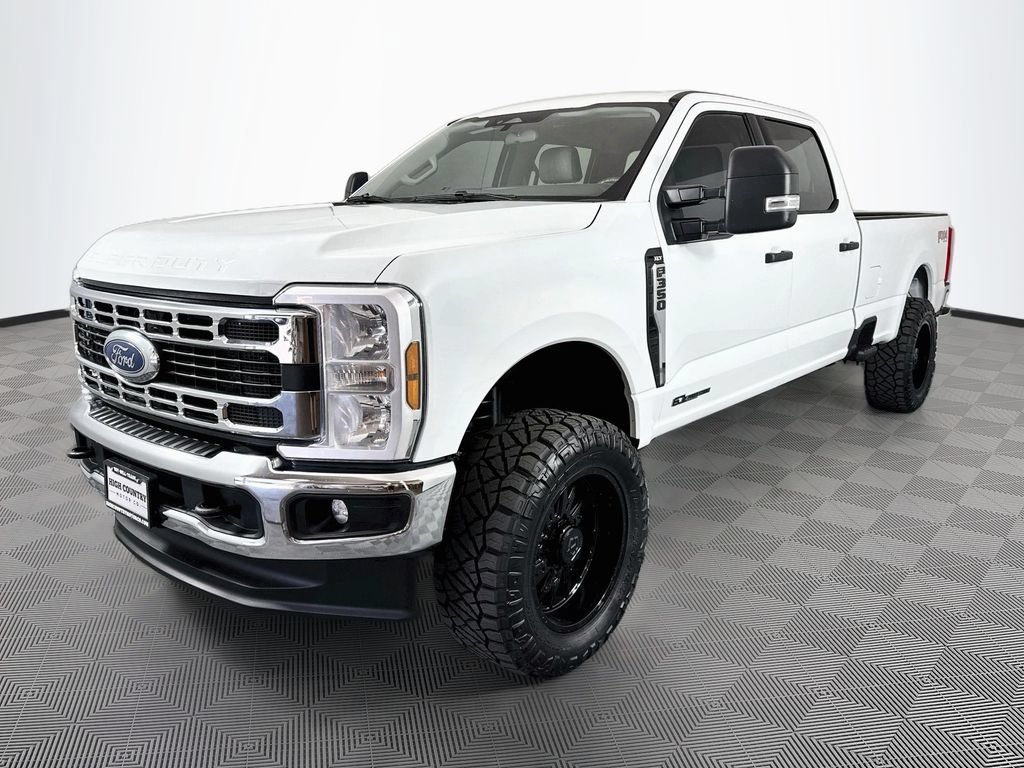 Used 2025 Ford F350 XLT w/ FX4 Off-Road Package AWD/4WD image 3