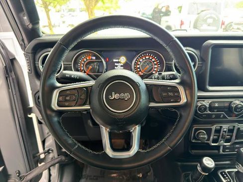 Used 2020 Jeep Wrangler Unlimited Sahara AWD/4WD image 22