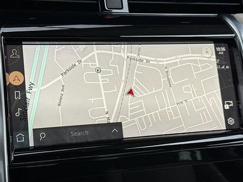 Used 2021 Land Rover Discovery Sport SE image 25