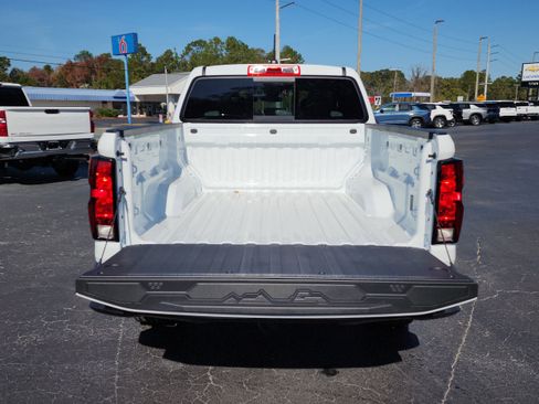 New 2026 Chevrolet Colorado W/T image 9