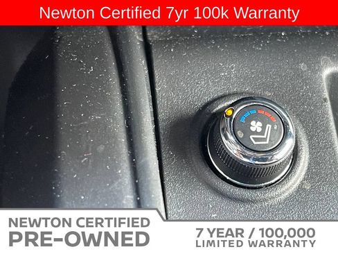 Used 2024 Nissan Titan PRO-4X w/ Pro-4x Convenience Package AWD/4WD image 17