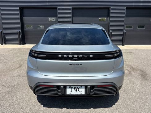 Used 2025 Porsche Macan 4 Electric AWD/4WD image 7