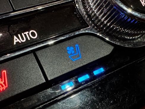 Used 2019 Lincoln Navigator Reserve image 34