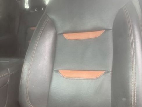 Used 2019 GMC Sierra 1500 AT4 w/ AT4 Premium Package image 3