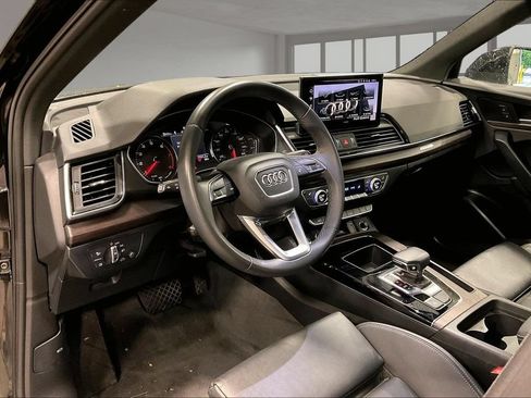Used 2023 Audi Q5 2.0T Premium w/ Convenience Package AWD/4WD image 18