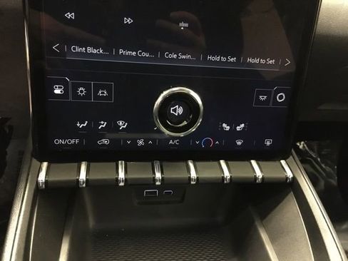 Used 2025 GMC Terrain Elevation image 25