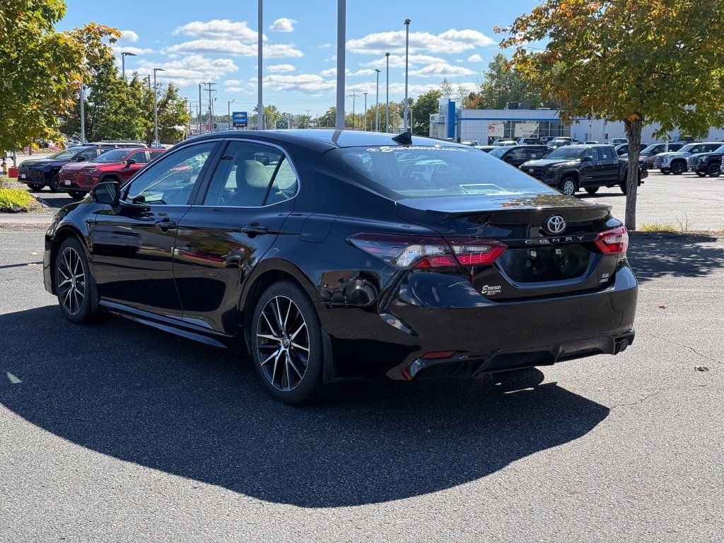 Used 2024 Toyota Camry SE w/ Cold Weather Package AWD/4WD image 3