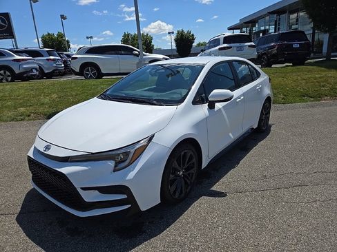 Used 2024 Toyota Corolla SE FWD image 11