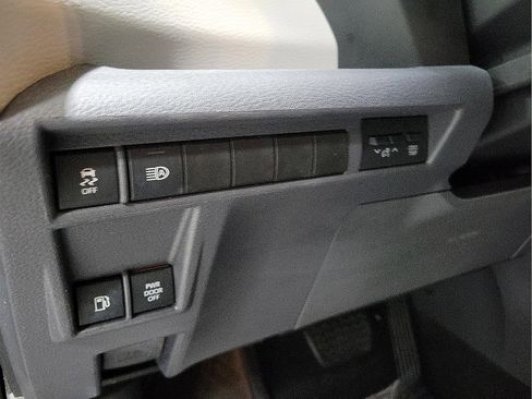 Certified 2021 Toyota Sienna XLE image 12