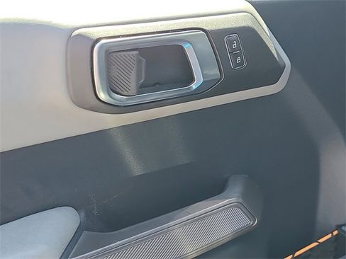Used 2023 Ford Bronco Badlands image 19