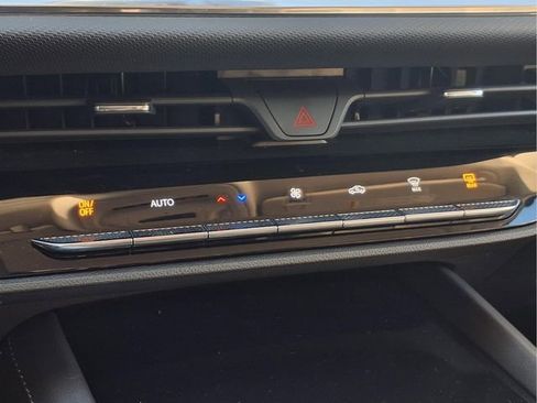 Certified 2025 Buick Envision Preferred image 10