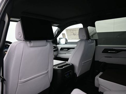 New 2026 Chevrolet Suburban High Country image 21