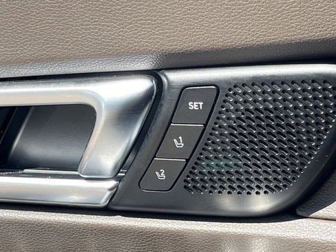 Used 2022 Kia Telluride SX w/ Towing Package image 17