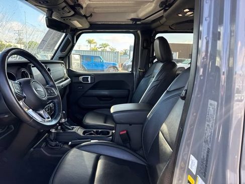 Used 2022 Jeep Wrangler Unlimited Rubicon 4xe w/ Cold Weather Group AWD/4WD image 9