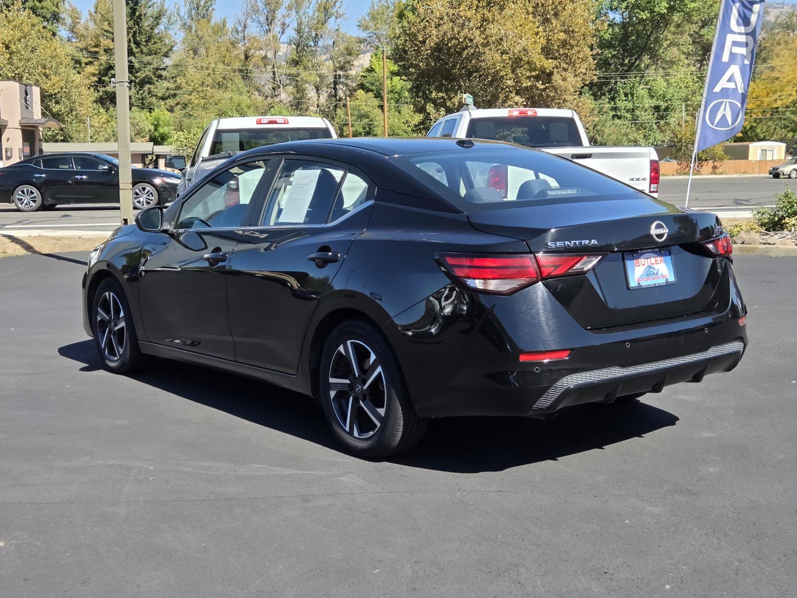 Used 2024 Nissan Sentra SV FWD image 8