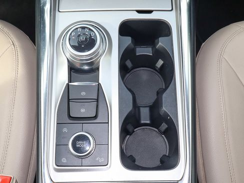 Used 2020 Ford Explorer XLT w/ Equipment Group 202A image 22