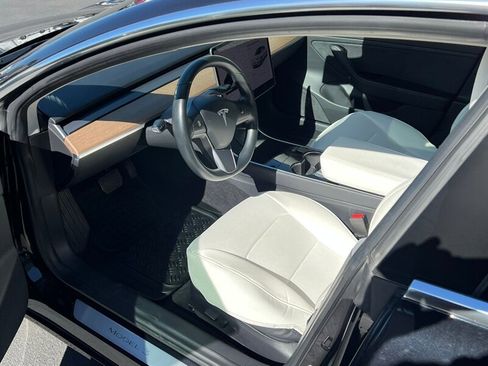 Used 2018 Tesla Model 3 Long Range image 15