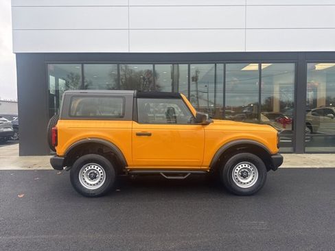 Used 2022 Ford Bronco 2-Door image 2
