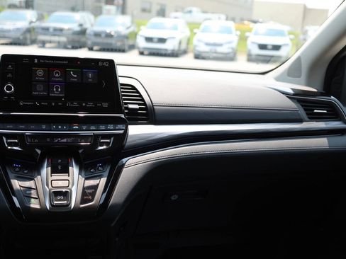 Used 2025 Honda Odyssey Elite image 27