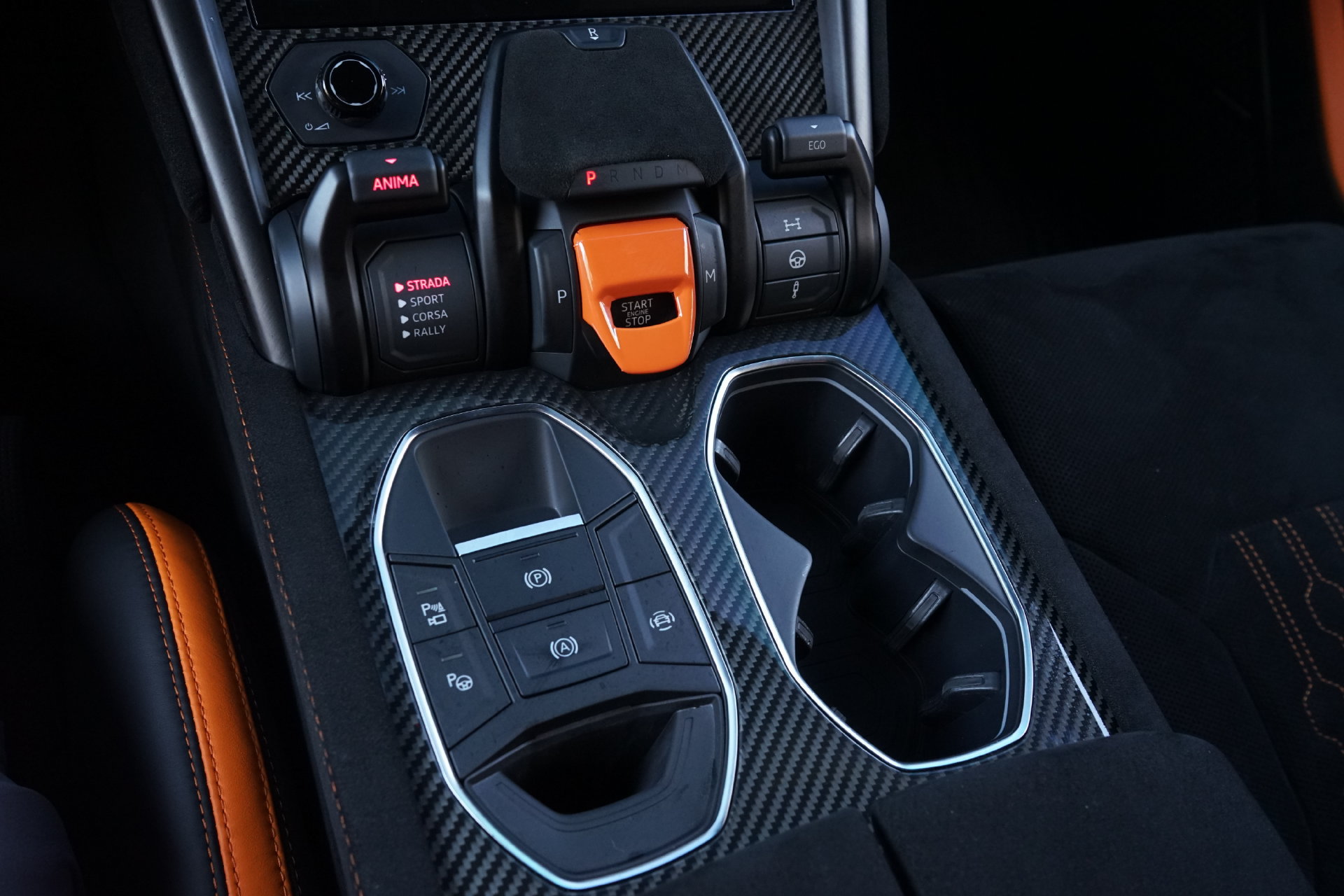 Used 2024 Lamborghini Urus Performante AWD/4WD image 29