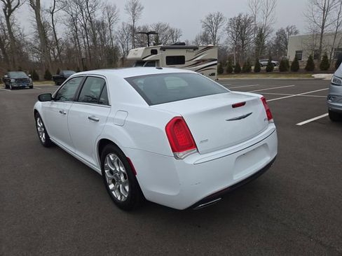 Used 2017 Chrysler 300 C Platinum image 5