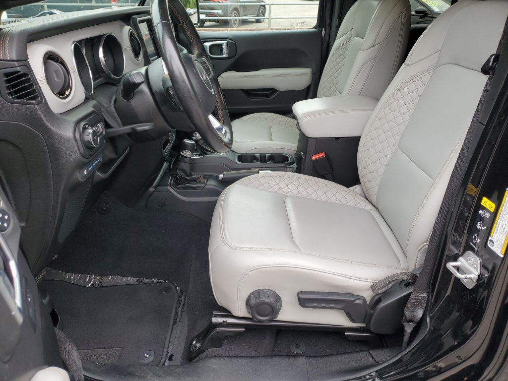 Used 2021 Jeep Wrangler Unlimited Sahara AWD/4WD image 21