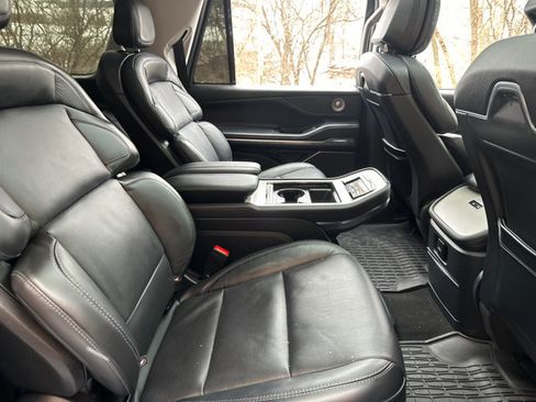 Used 2025 Lincoln Navigator L Reserve image 36