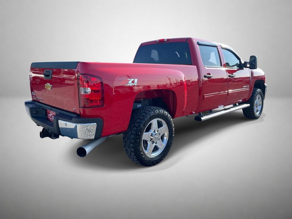 Used 2014 Chevrolet Silverado 2500 LT w/ Interior Plus Package AWD/4WD image 3