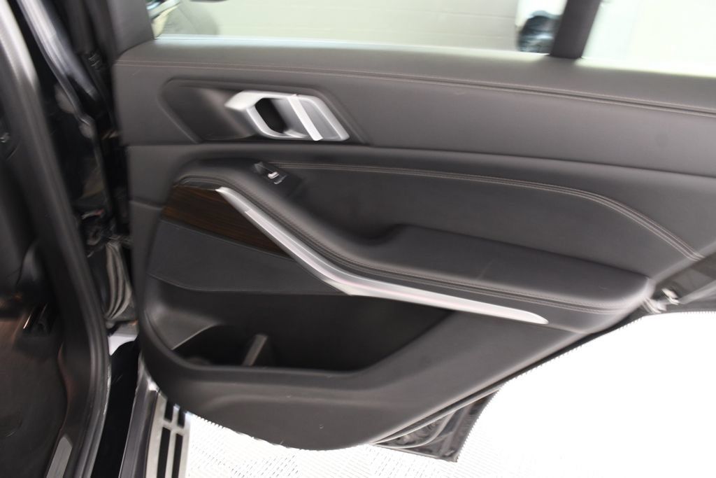 Used 2023 BMW X5 xDrive40i AWD/4WD image 21