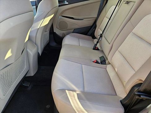 Used 2017 Hyundai Tucson SE image 17