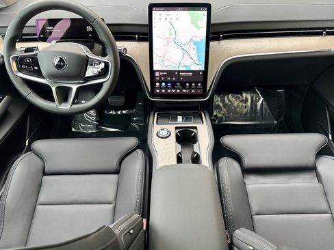 New 2025 Volvo EX90 Plus w/ Protection Package Premier image 3