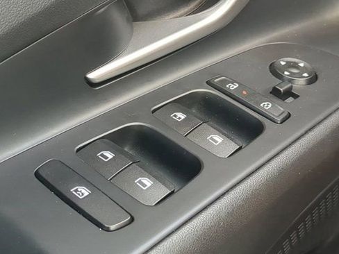 Used 2025 Hyundai Elantra SE FWD image 20