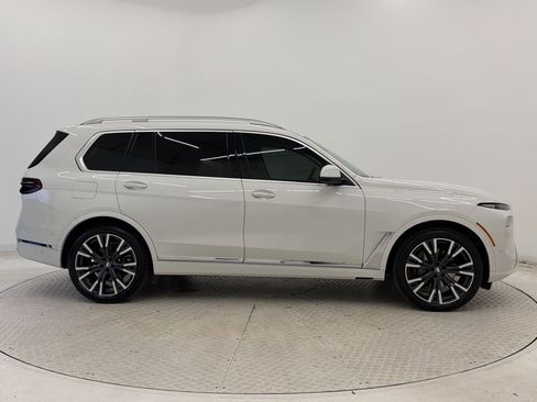 Used 2023 BMW X7 xDrive40i w/ Premium Package AWD/4WD image 8
