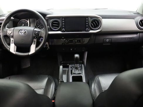 Certified 2020 Toyota Tacoma SR5 image 24