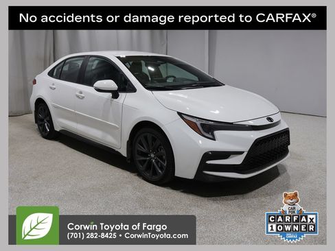 Used 2026 Toyota Corolla SE FWD image 1