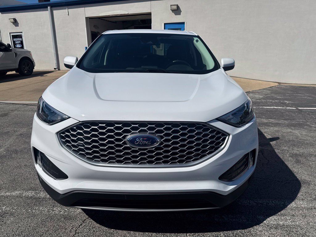 Certified 2024 Ford Edge SEL w/ Convenience Package AWD/4WD image 9