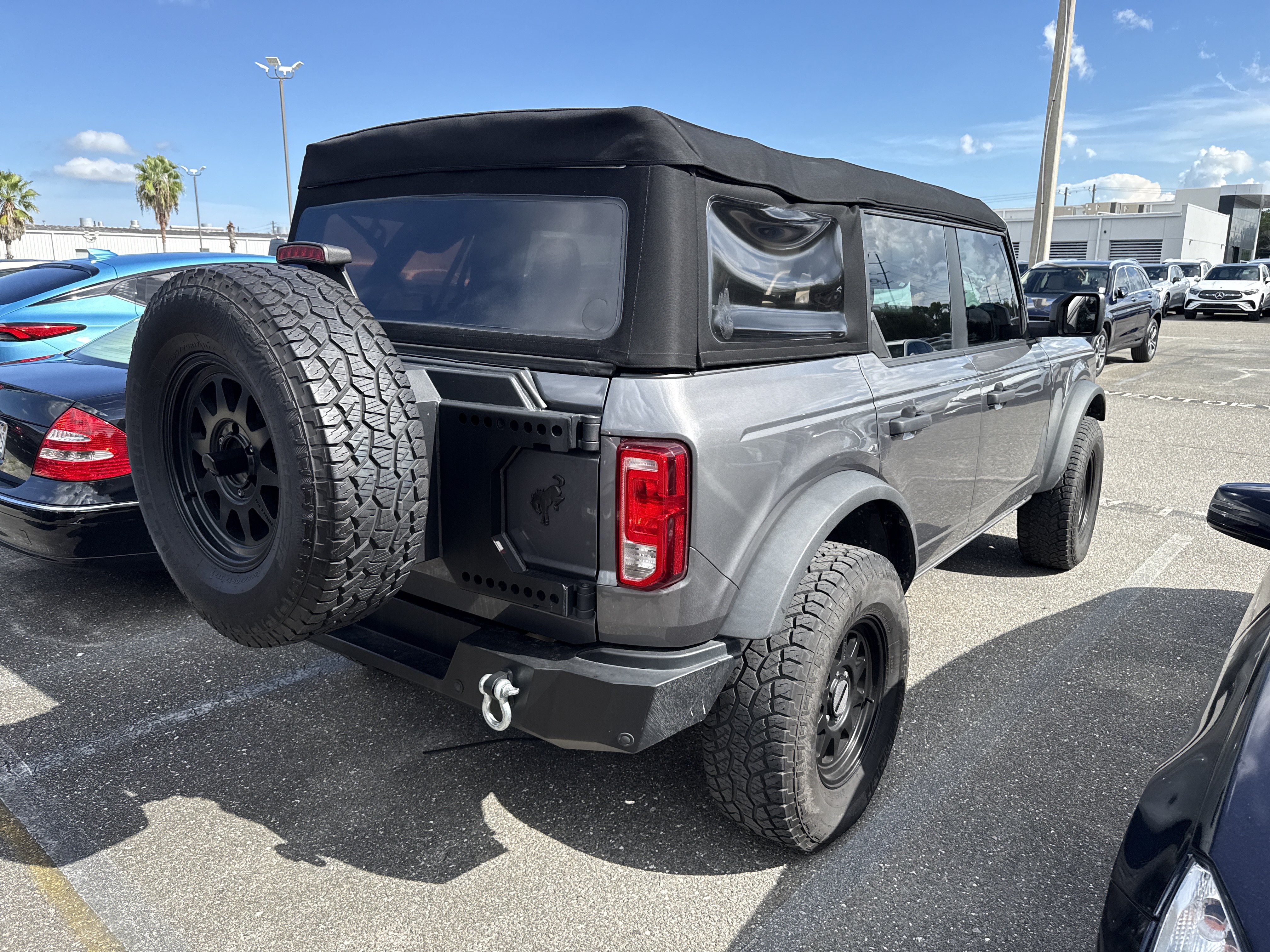 Used 2023 Ford Bronco 4-Door AWD/4WD image 4
