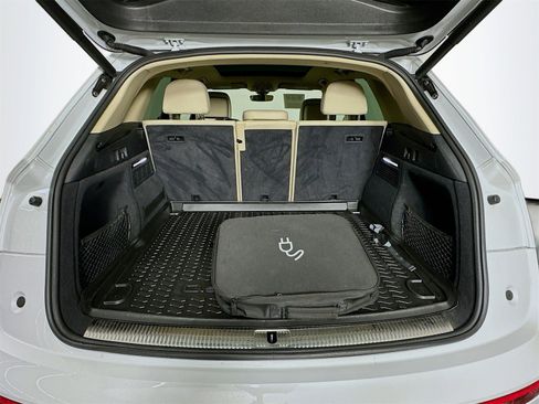 Used 2020 Audi Q5 e Premium Plus w/ Premium Plus Package image 27