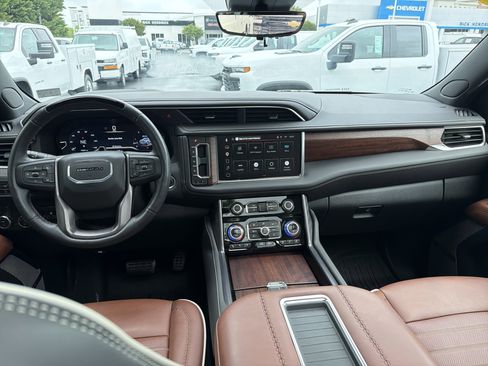 Used 2024 GMC Yukon XL Denali Ultimate AWD/4WD image 30