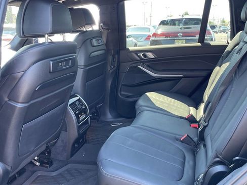 Used 2022 BMW X7 xDrive40i w/ M Sport Package image 8