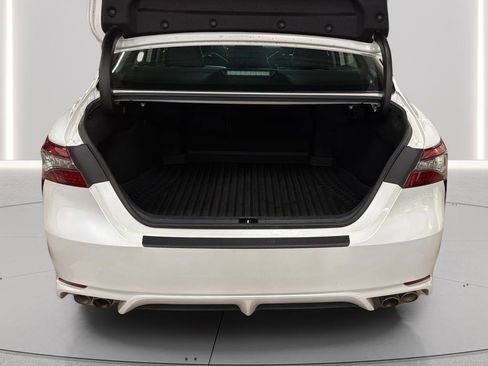 Used 2021 Toyota Camry XSE image 16